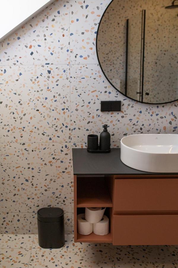 M8 Stylish One-Bedroom Apartment カウナス エクステリア 写真