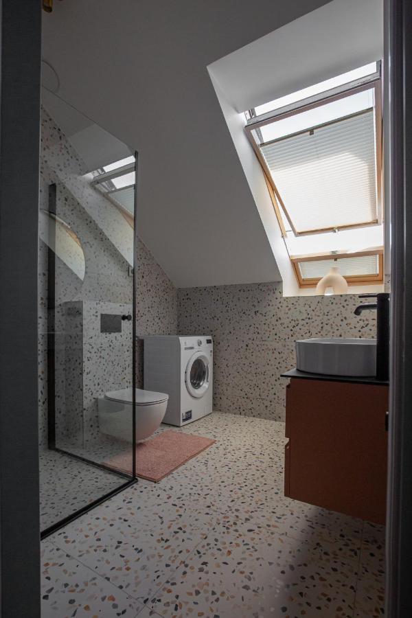 M8 Stylish One-Bedroom Apartment カウナス エクステリア 写真